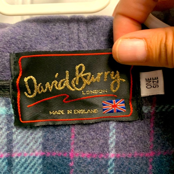 David Barry Cashmere and Wool blend Cape - Picture 6 of 6